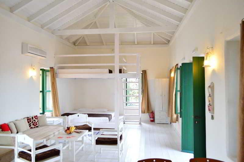 Atlantis Houses Chalki Town Ngoại thất bức ảnh
